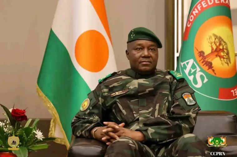Putsch manqué : le Niger hausse le ton contre Macron et prépare sa riposte judiciaire