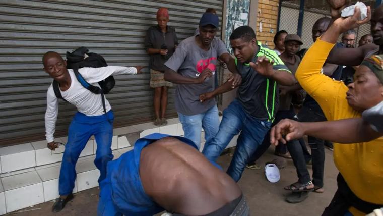 Afrique du Sud: un ressortissant du Lesotho battu à mort après un vol présumé d’agneau